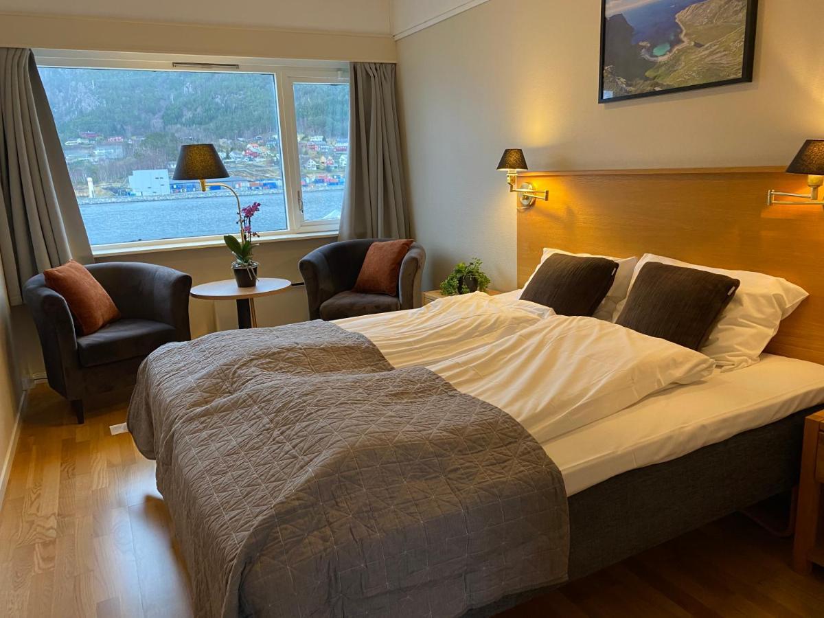 Bremanger Fjord Hotell Svelgen Esterno foto