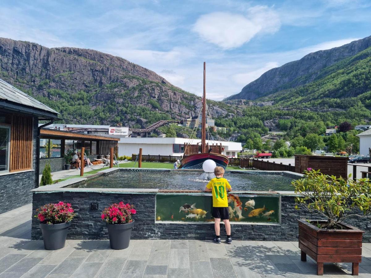 Bremanger Fjord Hotell Svelgen Esterno foto