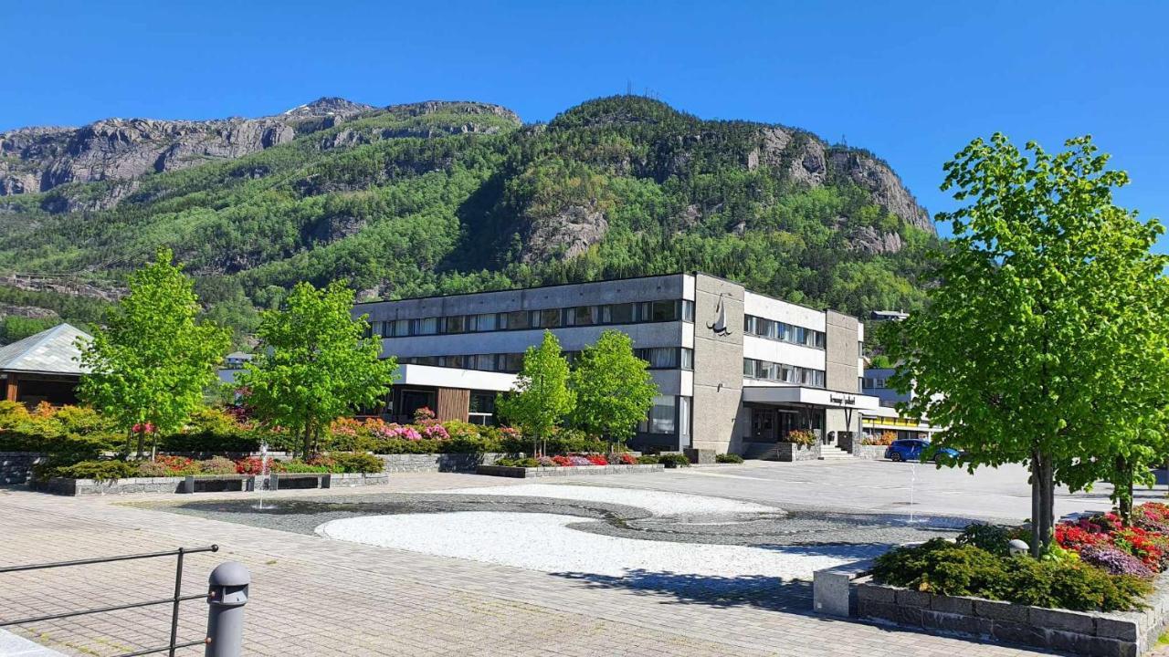 Bremanger Fjord Hotell Svelgen Esterno foto