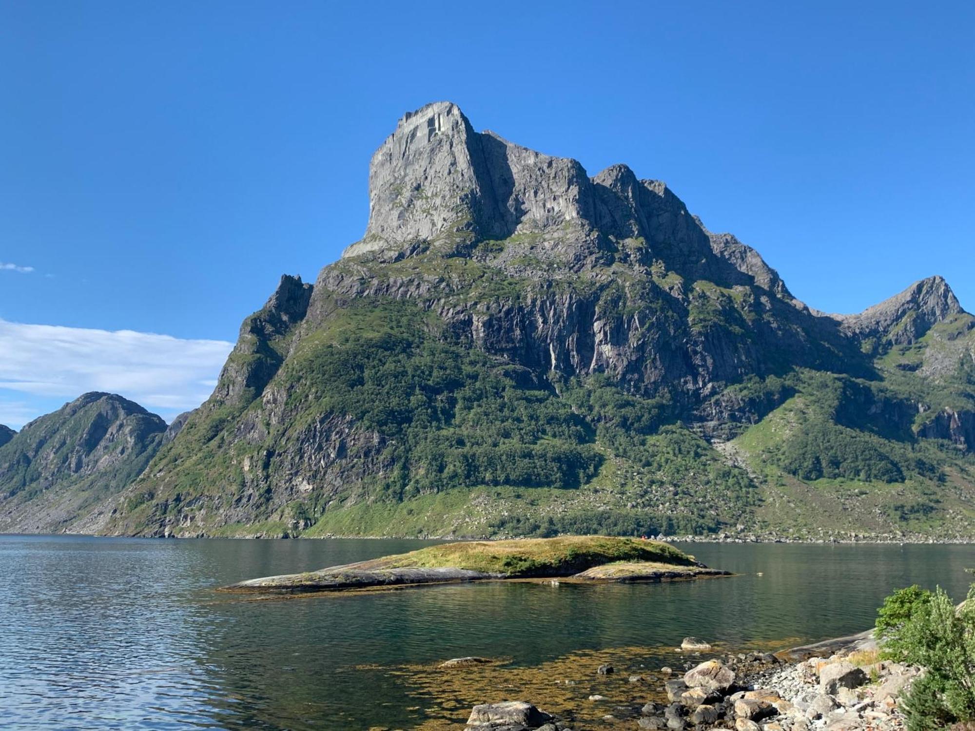 Bremanger Fjord Hotell Svelgen Esterno foto